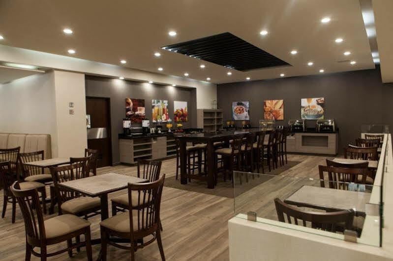 维多利亚城珠穆朗玛峰酒店 外观 照片