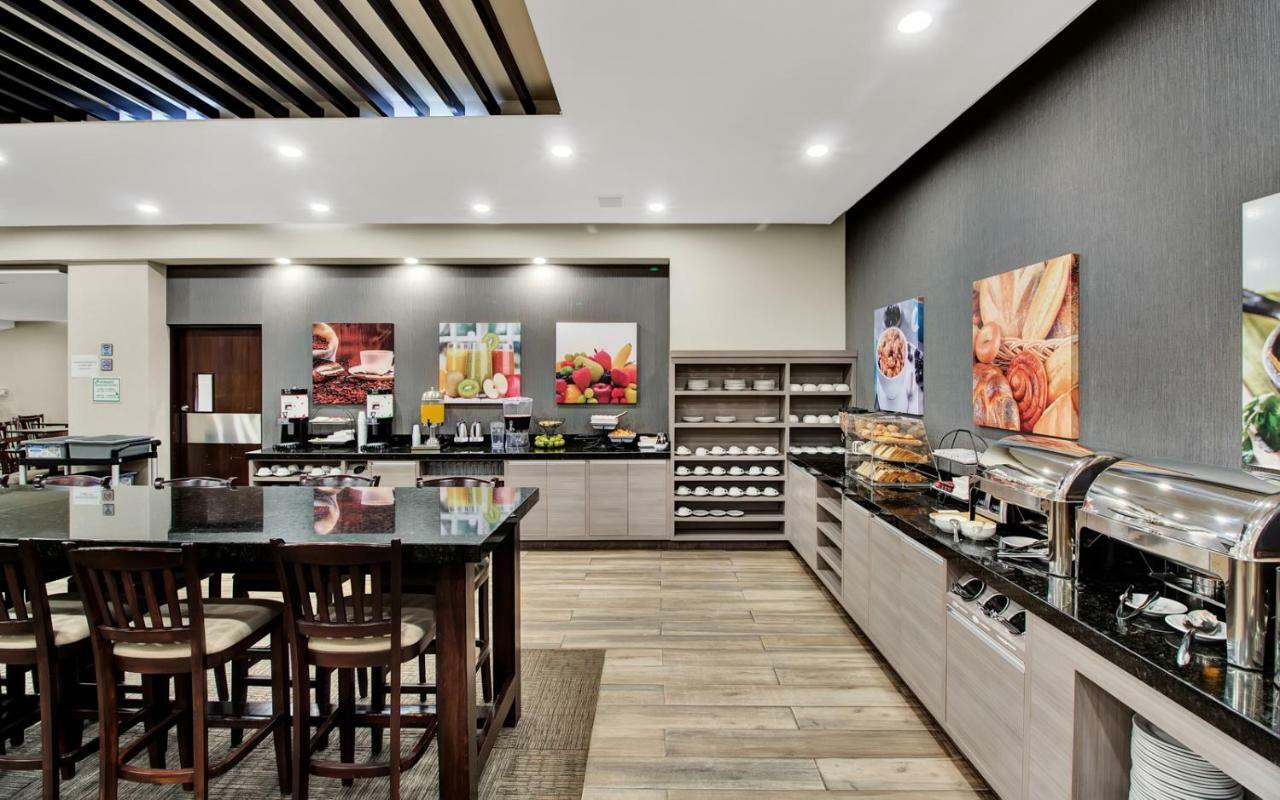 维多利亚城珠穆朗玛峰酒店 外观 照片