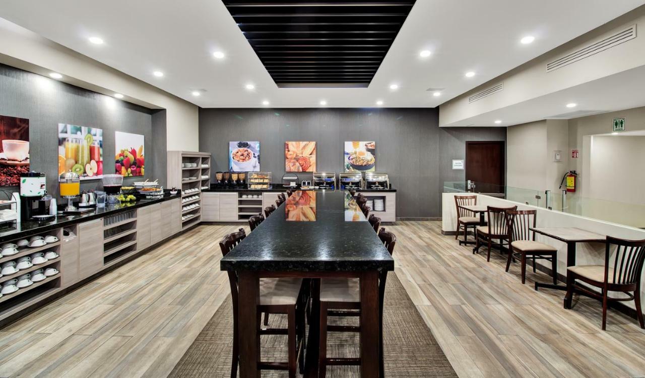 维多利亚城珠穆朗玛峰酒店 外观 照片
